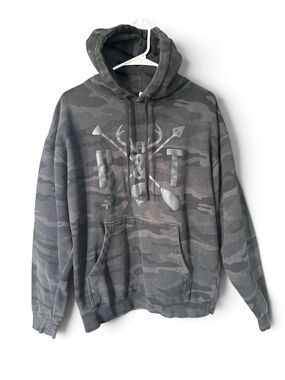 Hooked & Tagged Men’s Charcoal Gray Camo Pullover Hoodie Medium